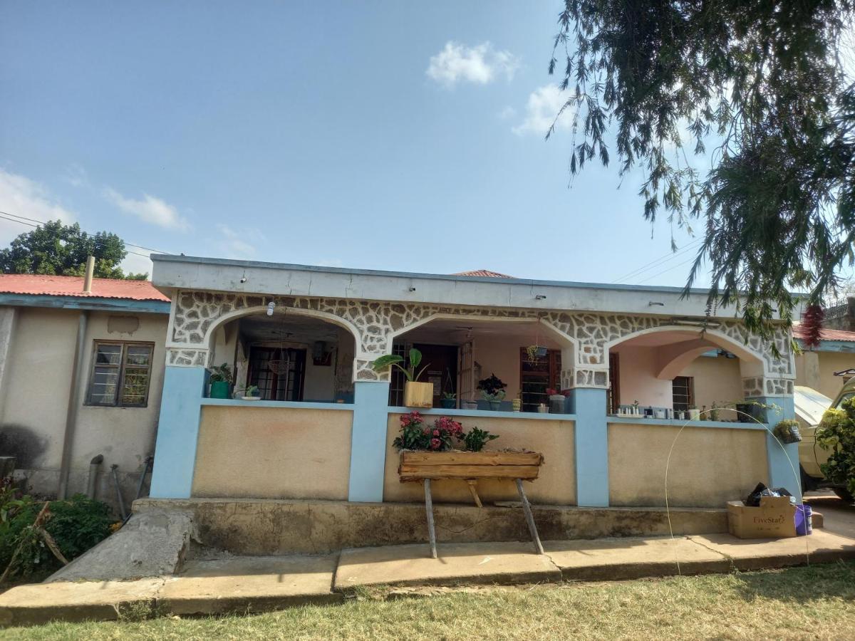 Emmy'S Backpackers Hostel Iringa Ngoại thất bức ảnh