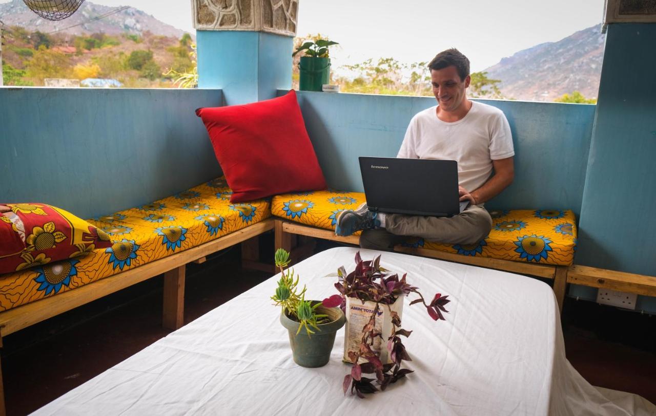 Emmy'S Backpackers Hostel Iringa Ngoại thất bức ảnh